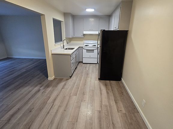 3rd image of 333 Catalpa St Unit 2