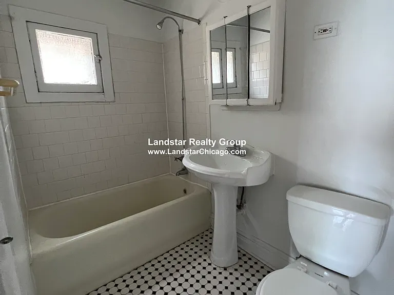 2415 W Sunnyside Ave #G — Photo 7