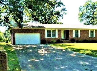 313 Deepwood Est, Cadiz, KY 42211