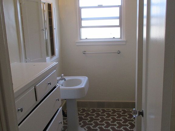 3rd image of 209 Belmont Ave APT C