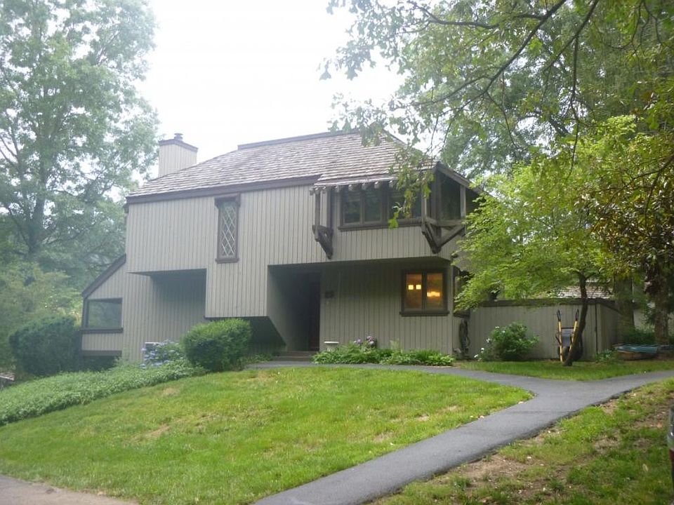 1st image of 28 Pulpit Ln #0