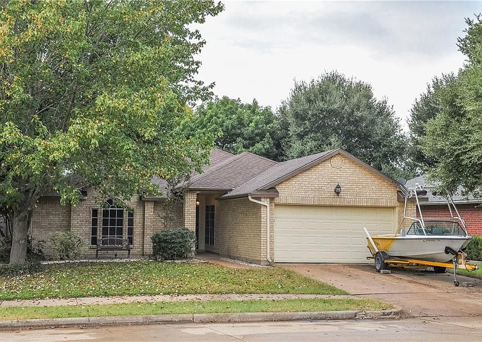 1st image of 4953 Oak Hollow Dr