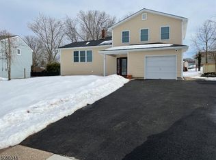 43 Hunt Rd, Somerset, NJ 08873