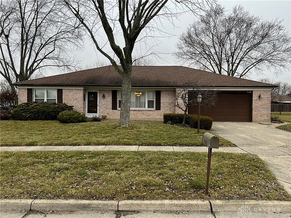 1st image of 795 Clarendon Ct