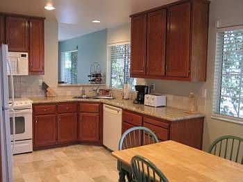 3rd image of 786 Parkway Dr