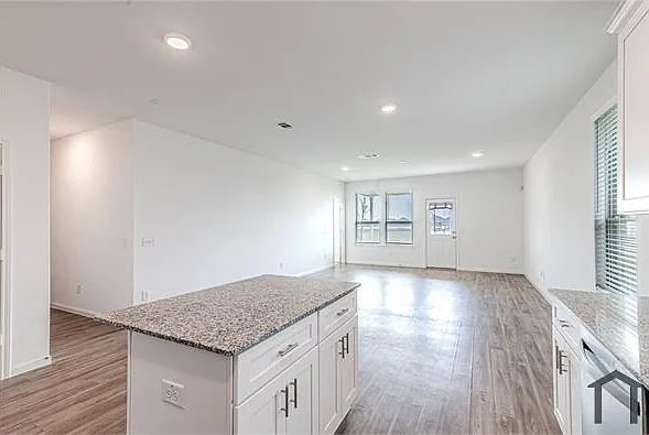 8123 Star Terrace Dr — Photo 8