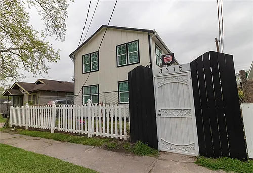 3315 Reeves St #3 Photo 1