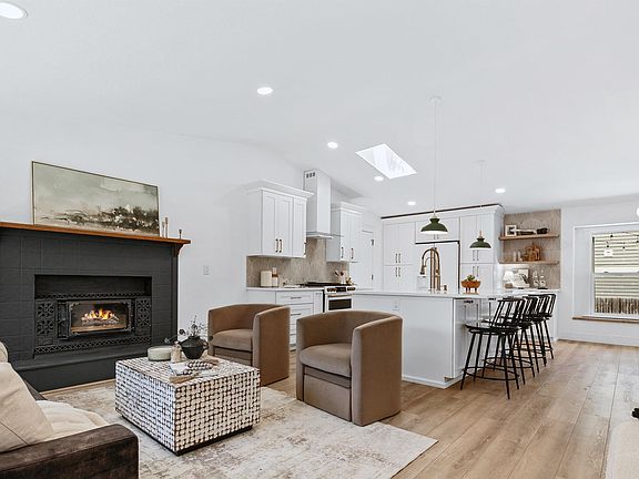 4th image of 2880 W Bellomy Ln