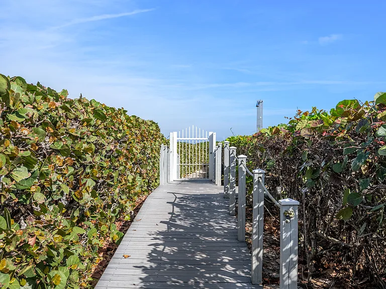 1480 Ocean Dr #4E — Photo 32