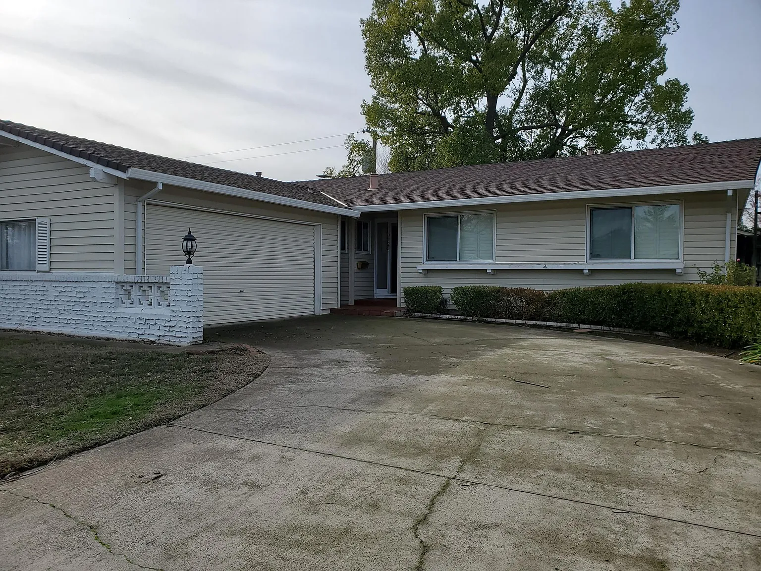 3 bed, 1411 sqft, $2,595 — Photo 2