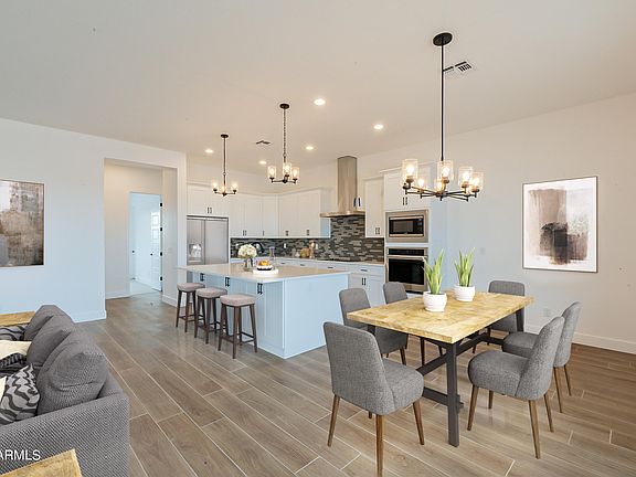 3rd image of 929 W Patrick Place