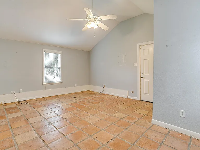3528 Rogers Ave — Photo 12