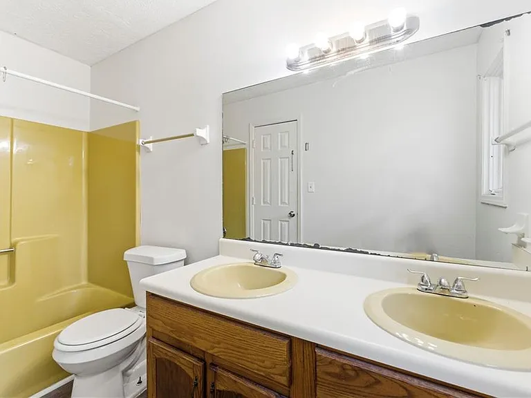 2130 Fieldstone View Ct SE #B — Photo 18