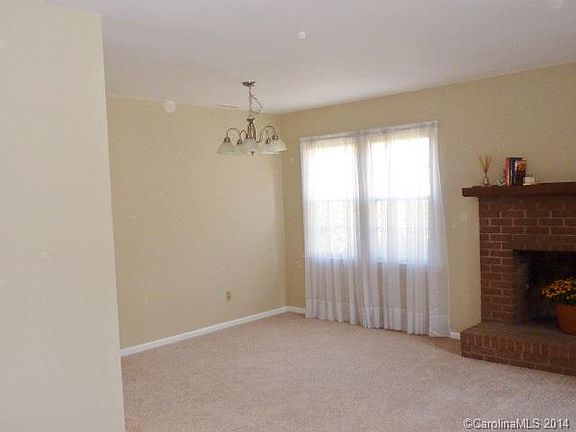 4th image of 11823 Mirror Lake Dr