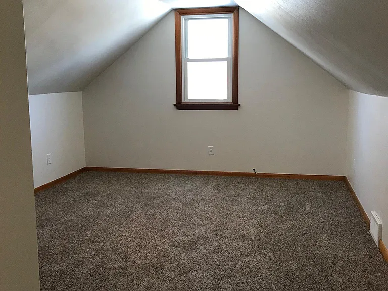 2333 Dunham St — Photo 11