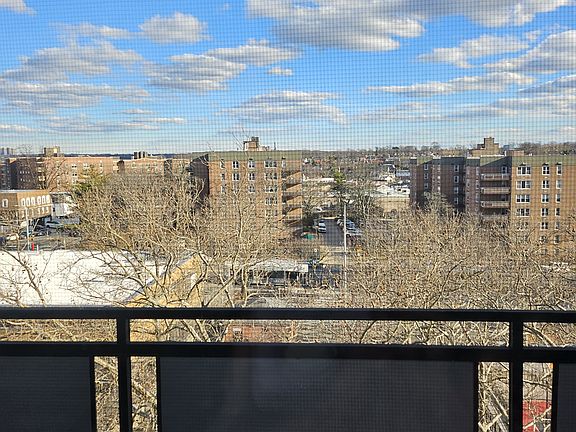 3rd image of 16-66 Bell Blvd #11-514