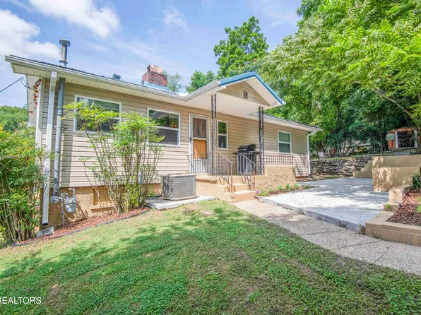 306 W Faunce Rd, Oak Ridge, TN 37830
