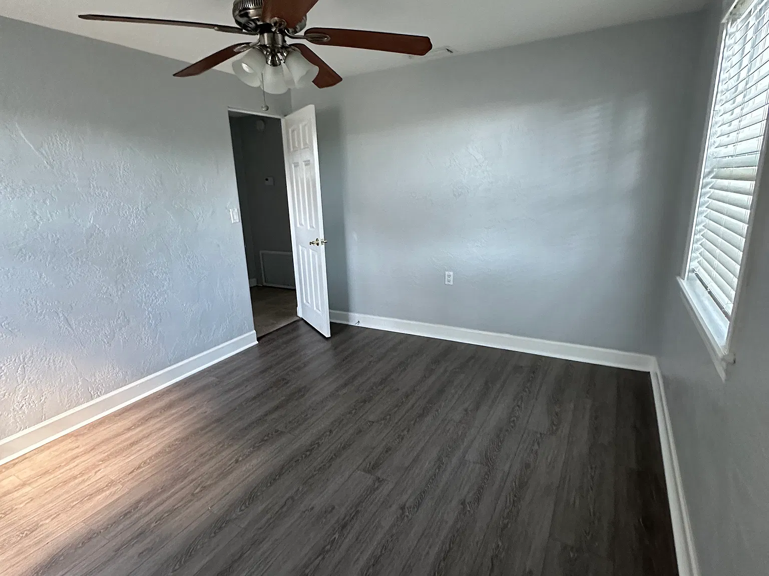 3 bed, 1200 sqft, $2,000 — Photo 4