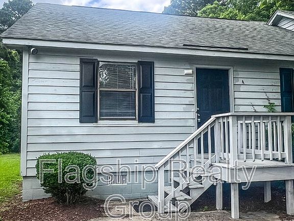 2nd image of 205 Wyndham Cir #A