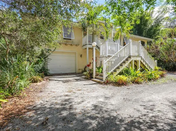 1060 Logan BLVD S, NAPLES, FL 34116