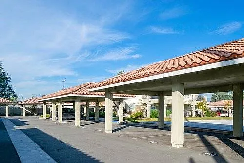 Echo Apartments — Photo 4