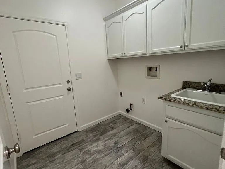 2724 Tecopa Ave — Photo 13