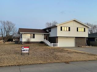 103 Cindy Dr, Russell, KS 67665