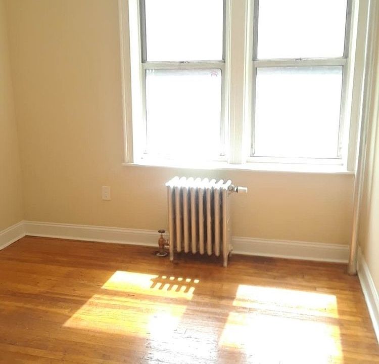 1st image of 11837 Metropolitan Ave APT 1A