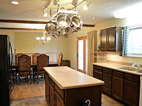 Kitchen to Dining Area