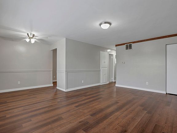 2nd image of 1943 Westfield Dr S