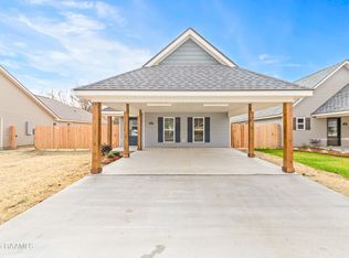 223 Camerons Cove Dr, Carencro, LA 70520