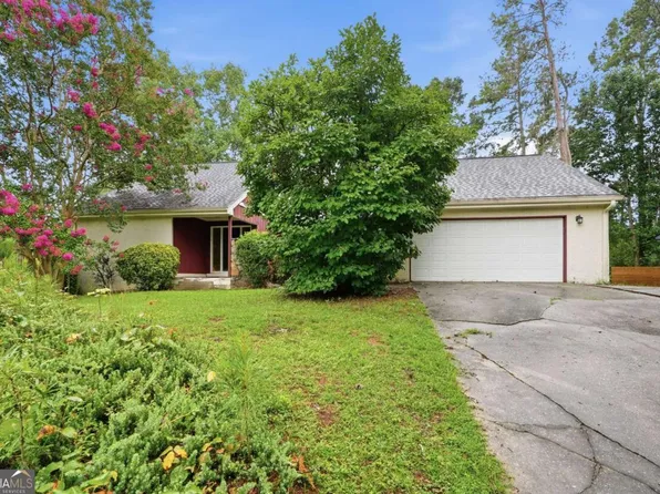1384 Huntsmen Gln, Riverdale, GA 30296