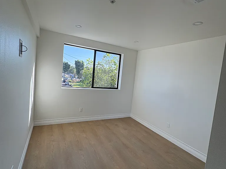14510 Whittier Blvd #C — Photo 12