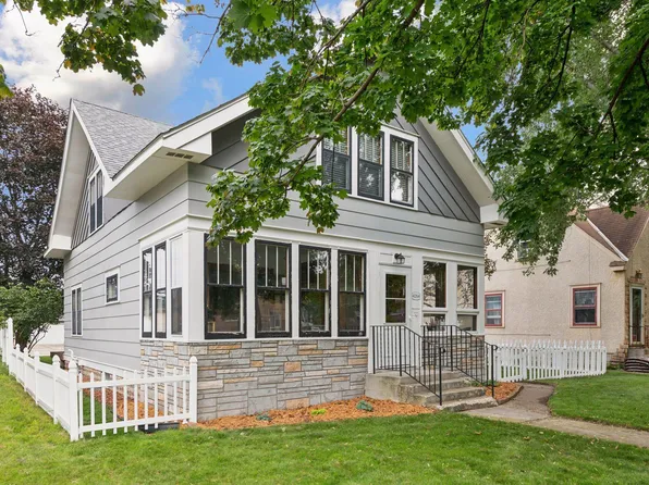 4264 W Broadway Ave, Robbinsdale, MN 55422