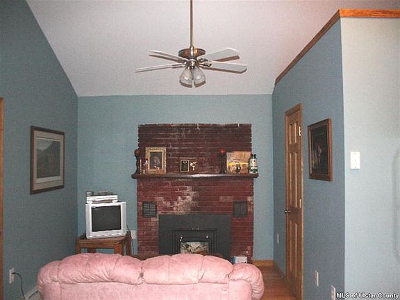 4th image of 24 Shawangunk Dr