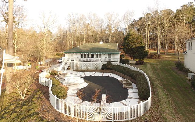 1st image of 709 Heather Glenn Dr