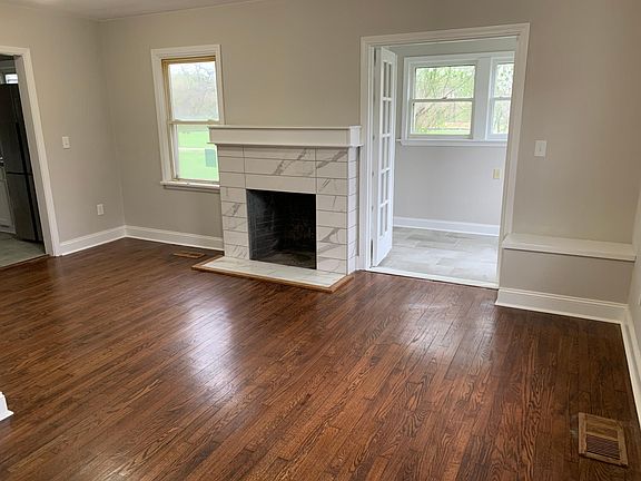 3rd image of 1611 10th St NW