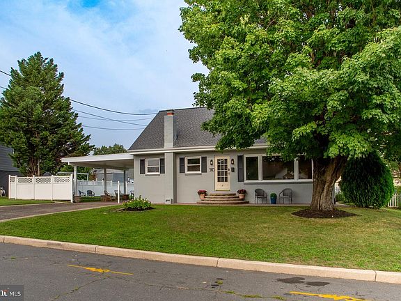 3rd image of 121 Patterson Ave