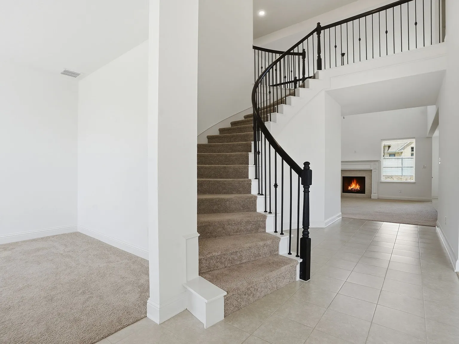 4 bed, 3.5 bath, 3415 sqft, $3,250 — Photo 4