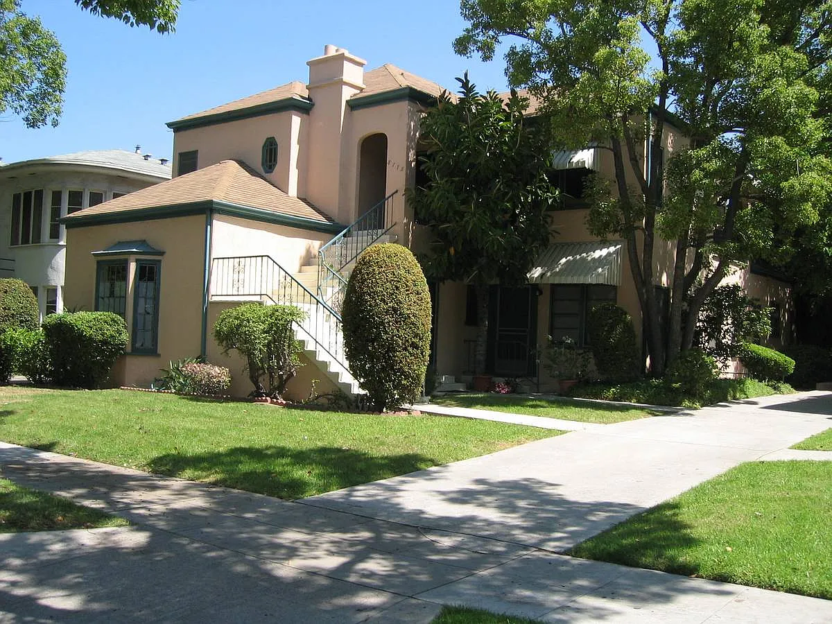 817 E Doran St — Photo 1