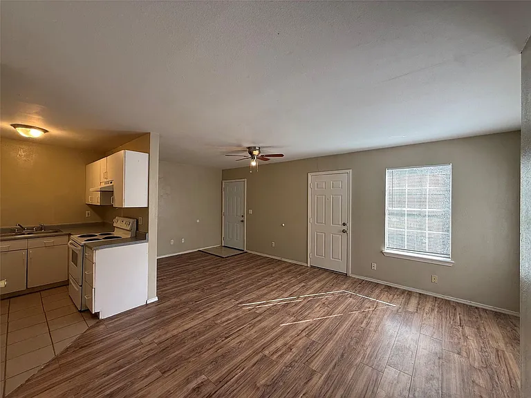 4714 Oleander St #D — Photo 5