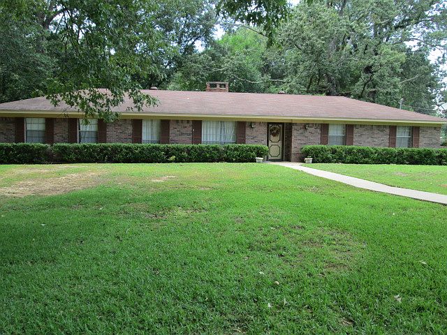 1st image of 301 East Dr