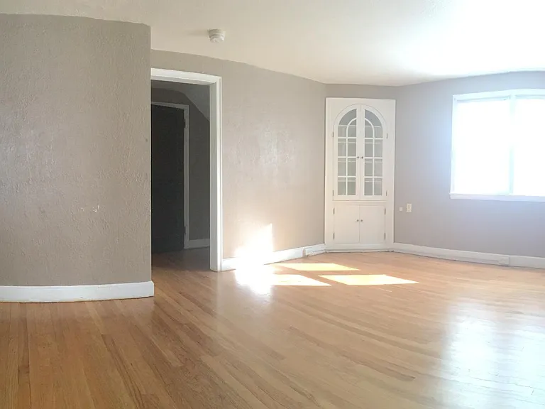 1341 S Farwell St #2 — Photo 2