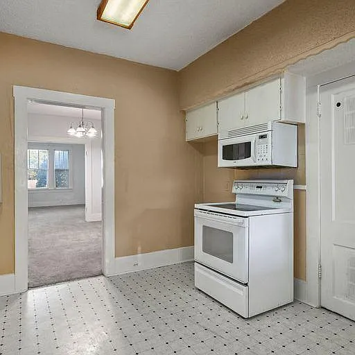 823 N Dallas Ave — Photo 6