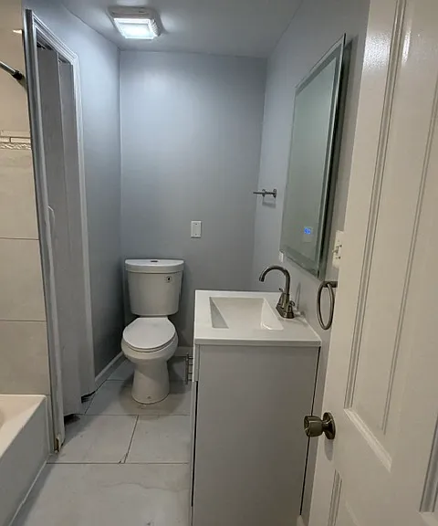 2105 E Federal St — Photo 13