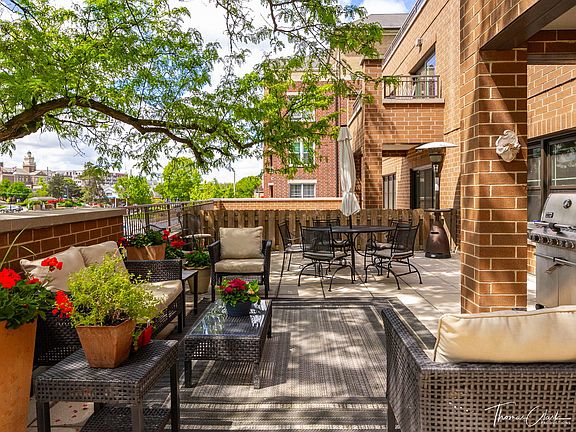 2nd image of 586 Crescent Blvd APT 201