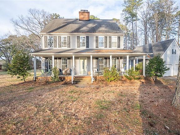 2nd image of 3212 Douglas Rd