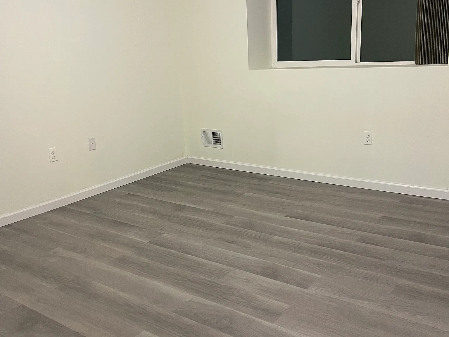 2 bed, 750 sqft, $2,200 — Photo 3