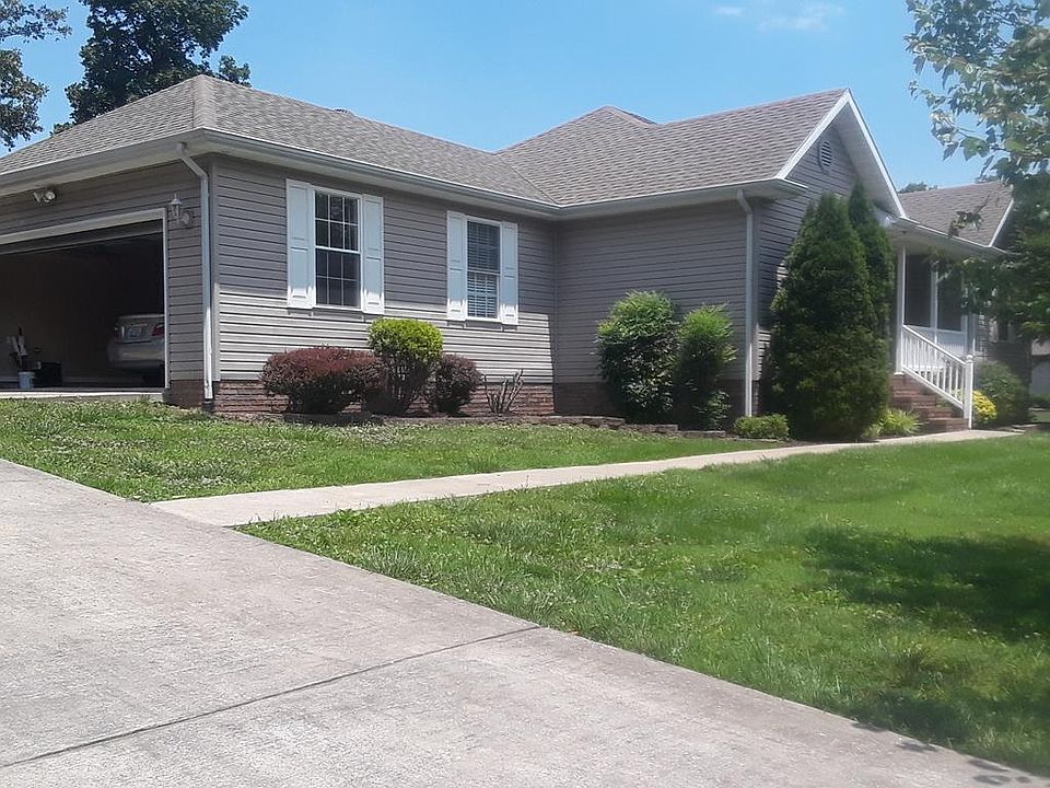 1st image of 227 Bradford Pear Ln