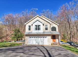 102 Seth Den Rd, Oxford, CT 06478